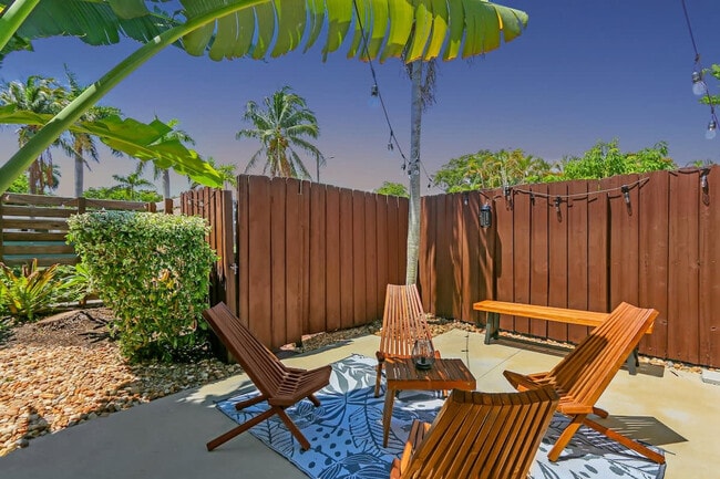 Building Photo - 1449 NE 23rd St