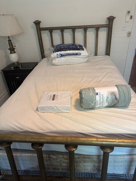 Building Photo - 102 W Fulton St