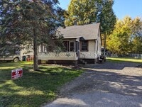 Building Photo - Cozy 2-Bedroom Home on a Beautiful Lot in Amherst!