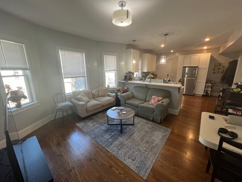 Building Photo - 337 Highland Ave