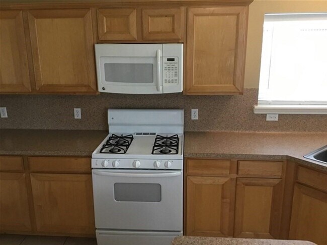 Building Photo - 6205 Ozark Tr