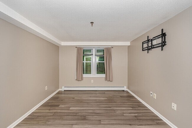 Building Photo - 68 Lantern Ln