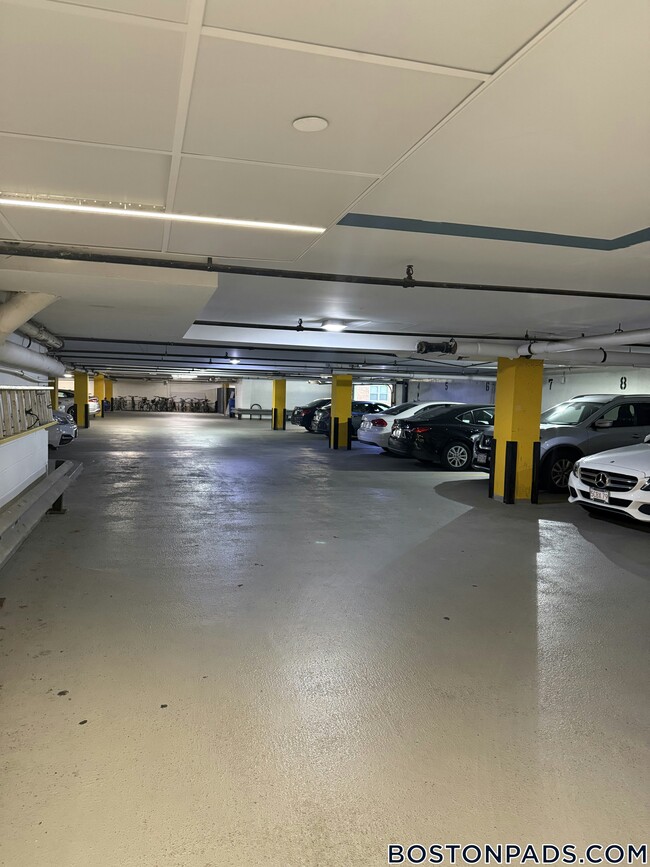 Building Photo - 1443 Beacon St