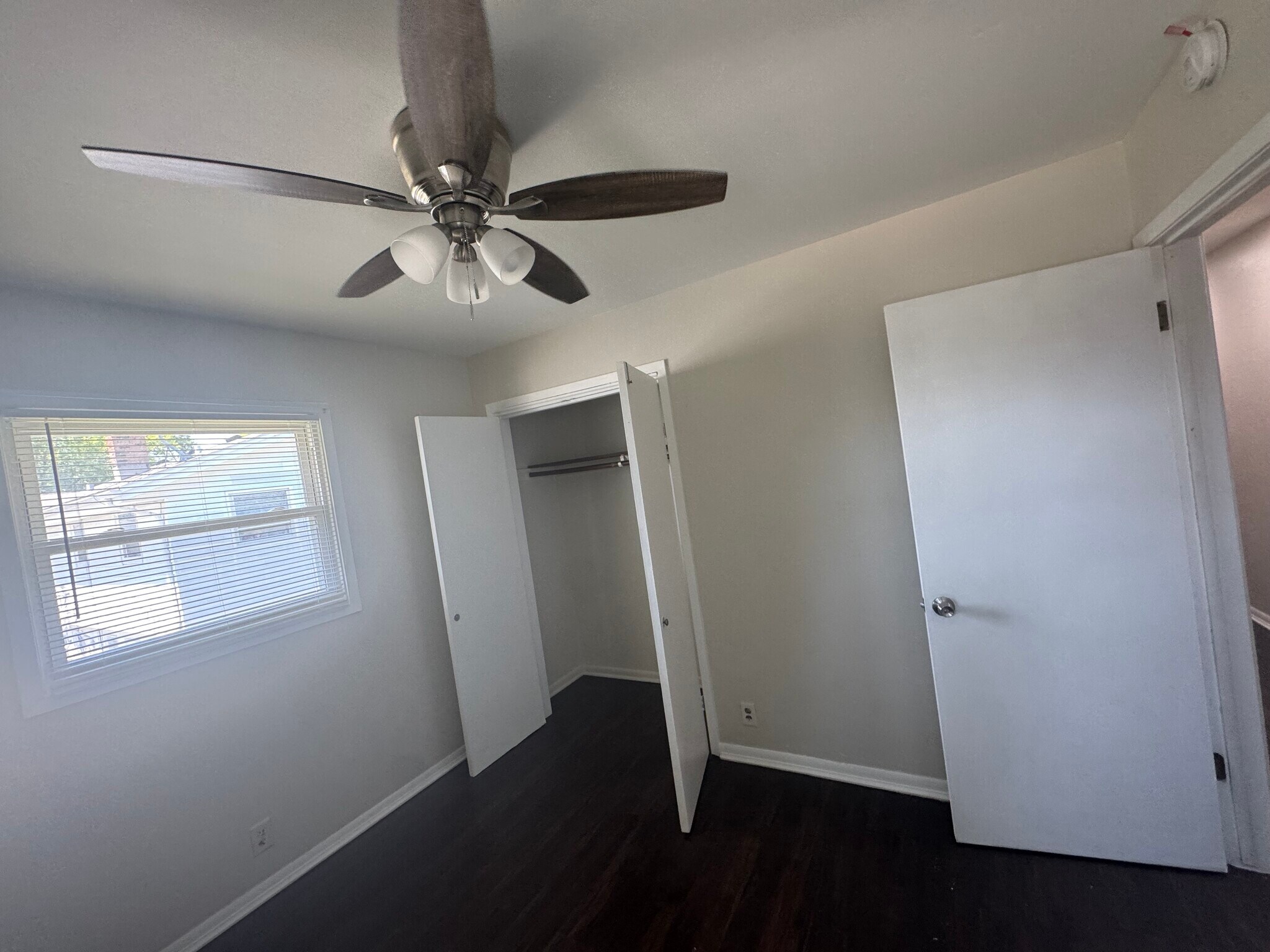 BR 1 - 7211 W Brentwood Ave