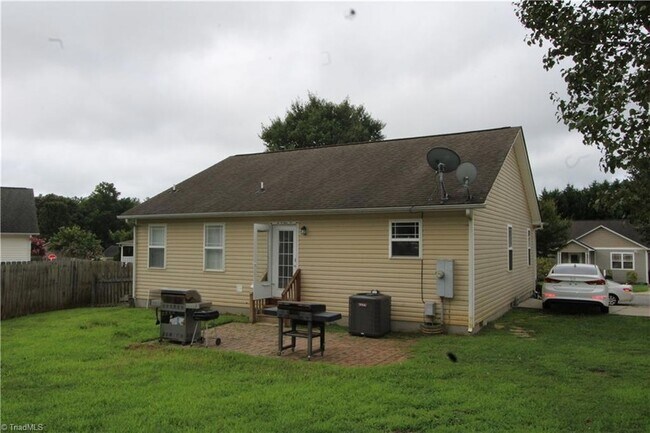 Building Photo - 485 Mae Stone Dr