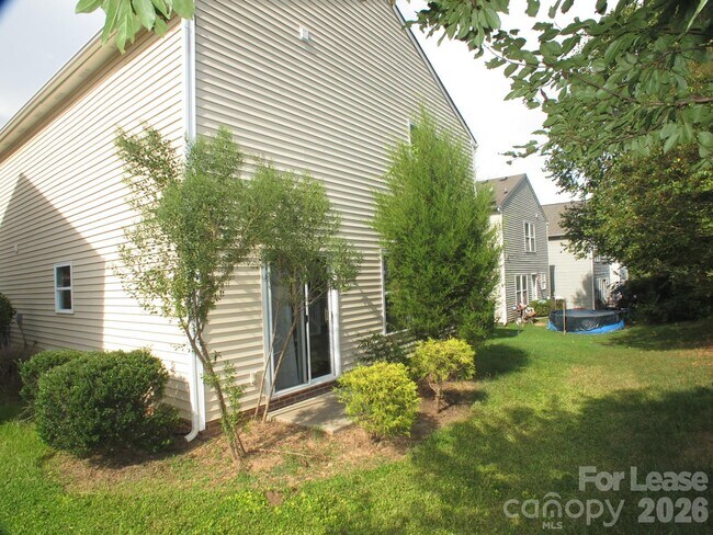 Building Photo - 2038 Dunsmore Ln