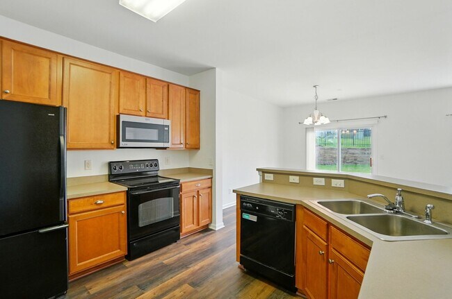 Building Photo - (Coming Soon) Townhome in Pineville – Quie...