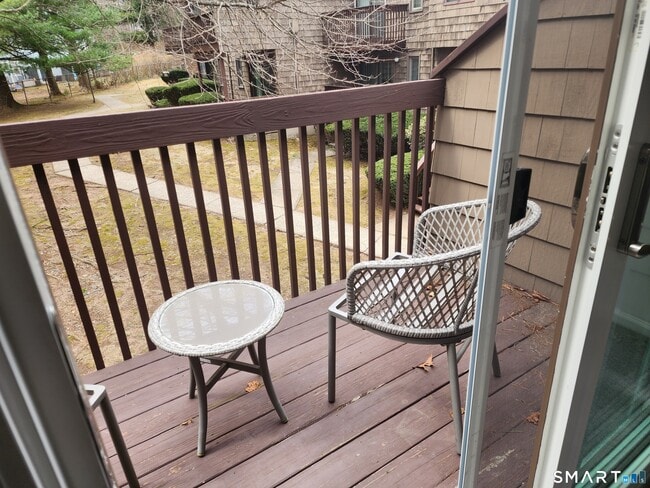 Building Photo - 71 Towne House Rd