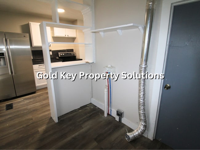 Building Photo - Updated 3 BR 1 BA House with Upgraded Appliances (SECTION 8 APPROVED)