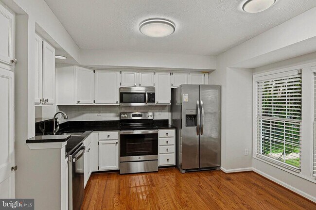 Building Photo - 7951 Brightmeadow Ct