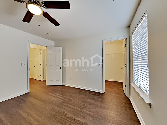 Building Photo - 1441 Bridgecross Pky