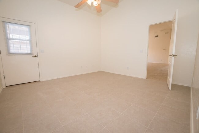 Building Photo - Charming 3-bedroom, 2-bathroom Home w/ 2 C...