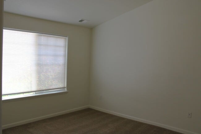 Building Photo - Loveland Living: Spacious Condo with Pool,...