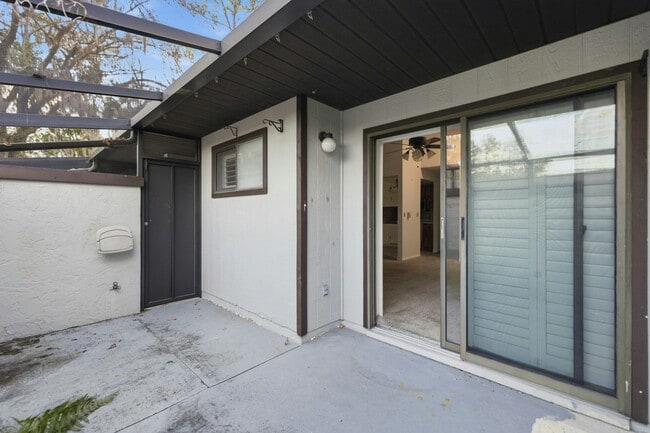 Building Photo - 3031 SE 5th Terrace