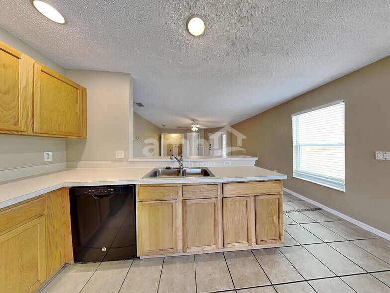 Building Photo - 233 Southbridge Cir