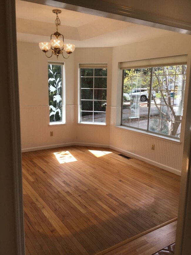 Building Photo - Beautiful Lake Wildwood Home on Cul-de-sac