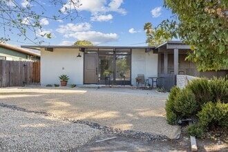 Building Photo - Creston Dr. Duplex