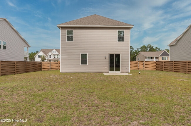Building Photo - 221 Salt Mdw Ln