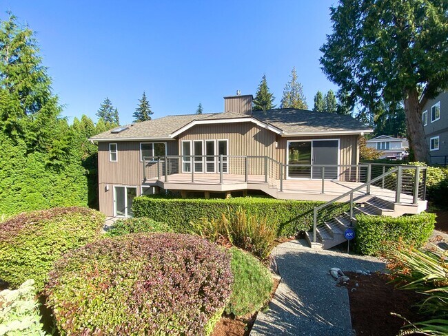 Building Photo - 5Bd/2.5Ba Redmond Home