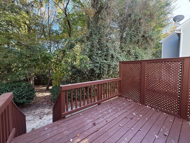 Building Photo - Gorgeous 3BD, 2.5BA Raleigh Townhome in a ...