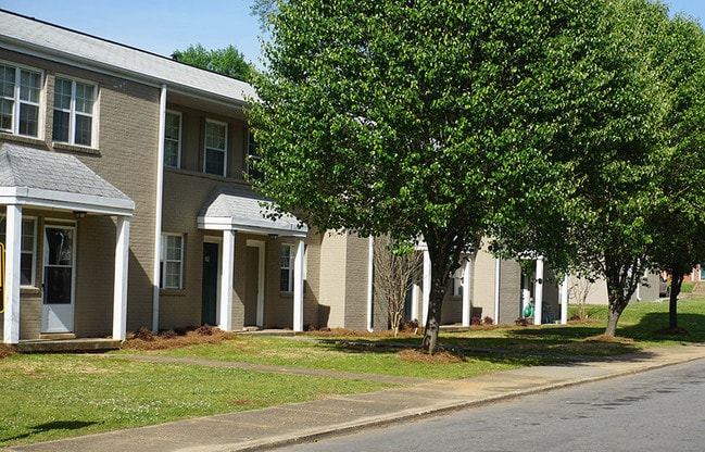 Building Photo - Sylacauga Oaks Apartments