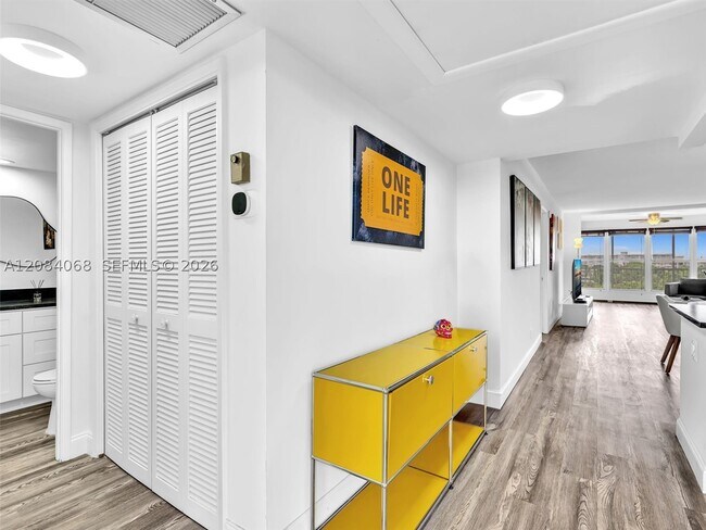 Building Photo - 2661 S Course Dr