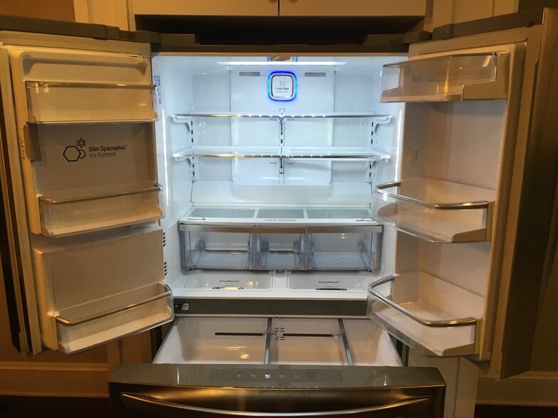 LG Refrigerator - 1627 Nassau Blvd