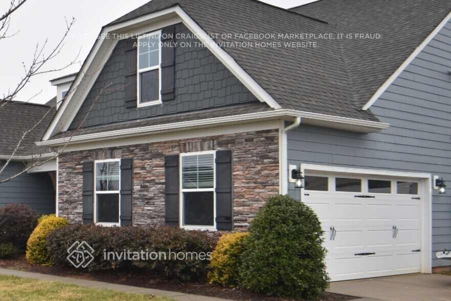 Building Photo - 251 Bushney Loop