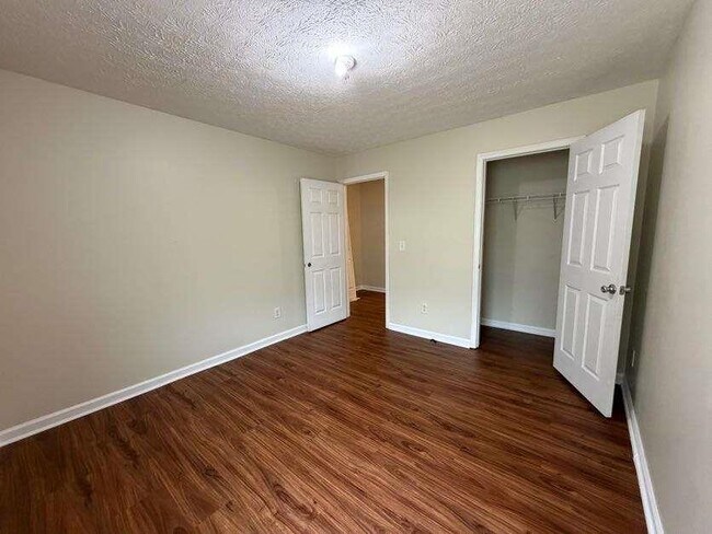 Building Photo - 5196 Tew Ln SW