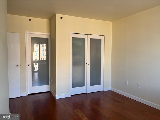 Building Photo - 1530 Key Blvd