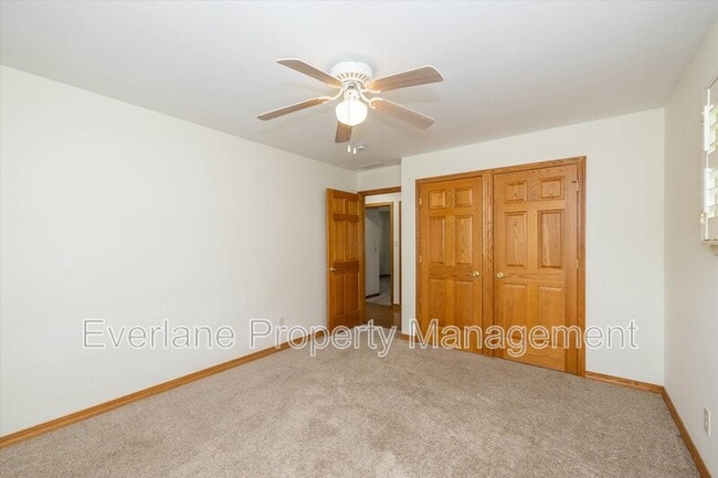 Building Photo - 647 Alwyne Rd