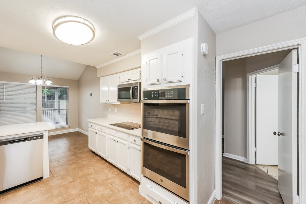 Building Photo - 8530 Sunny Ridge Dr