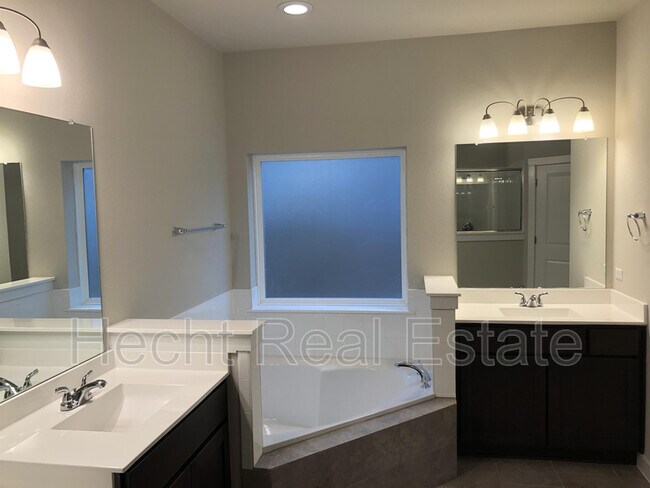 Building Photo - 212 Wild Sage Ln