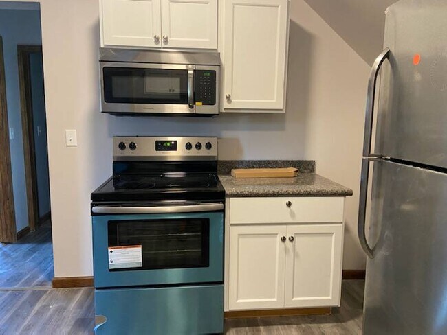 Building Photo - 15 S Long St