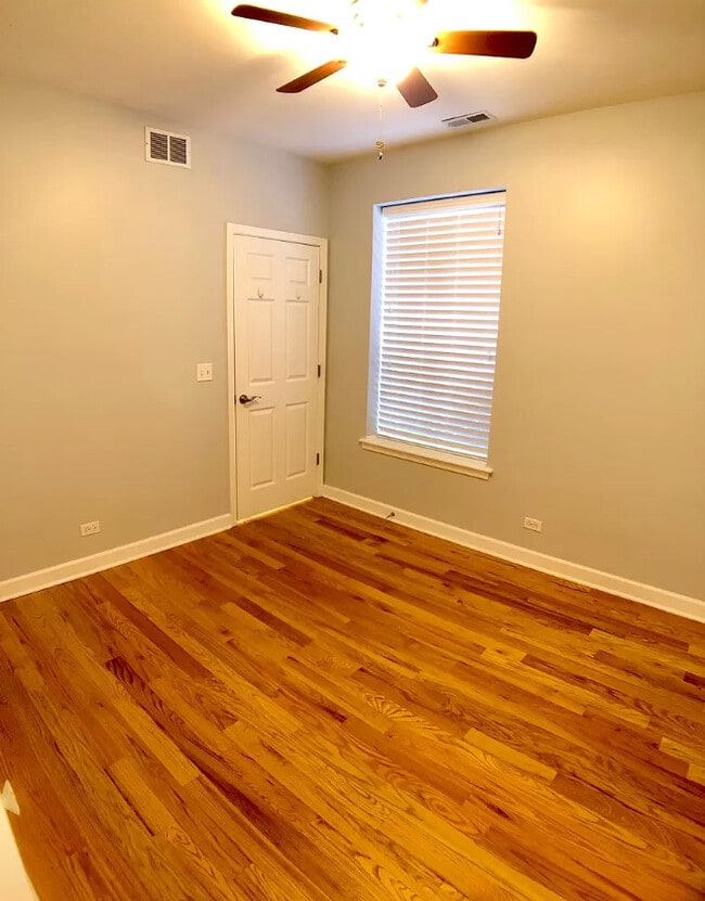 Building Photo - 2341 N Albany Ave