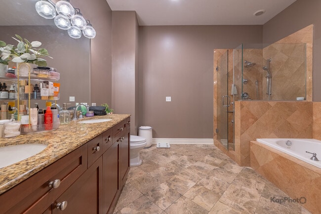 Building Photo - 1148 W Monroe St