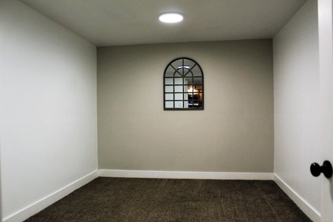 Building Photo - 1084 E 3400 N