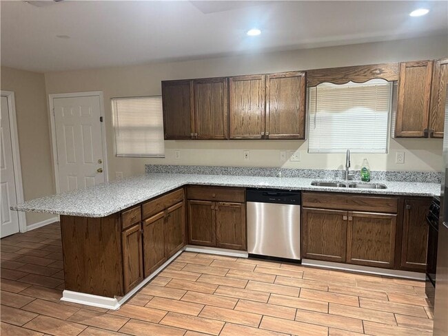 Building Photo - 2191 Beecher Cir SW