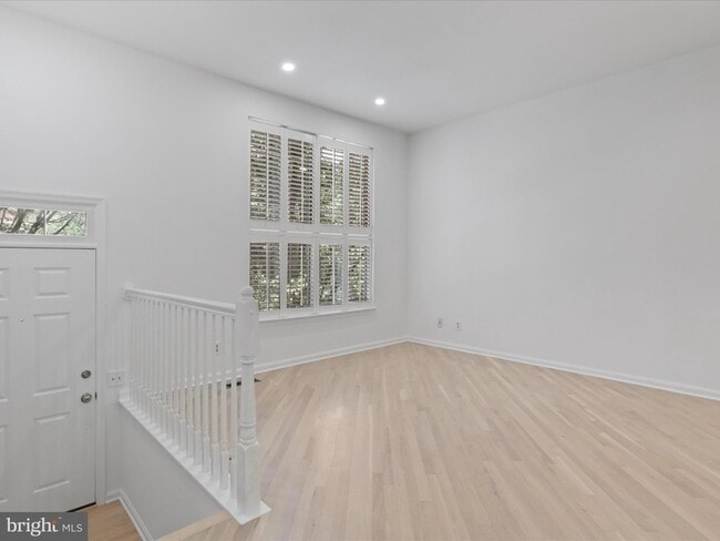Building Photo - 5129 Beauregard St