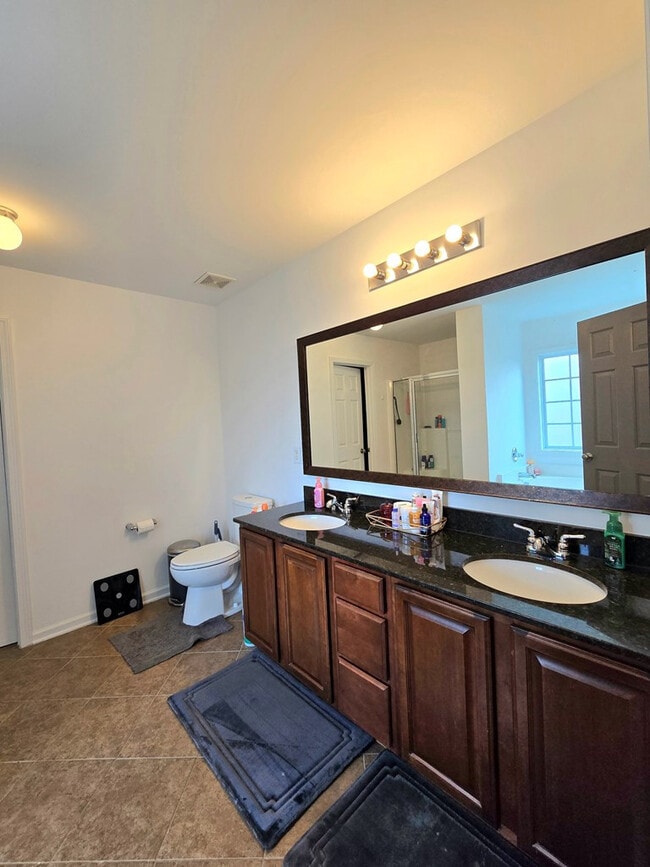 Building Photo - 525 Batty Way