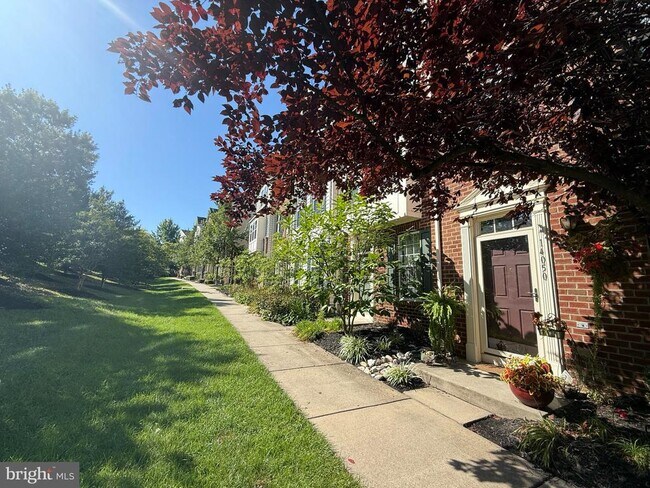 Building Photo - 14050 Cannondale Way