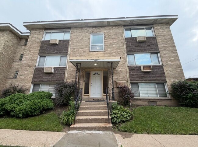 Building Photo - 2033 W 111th St