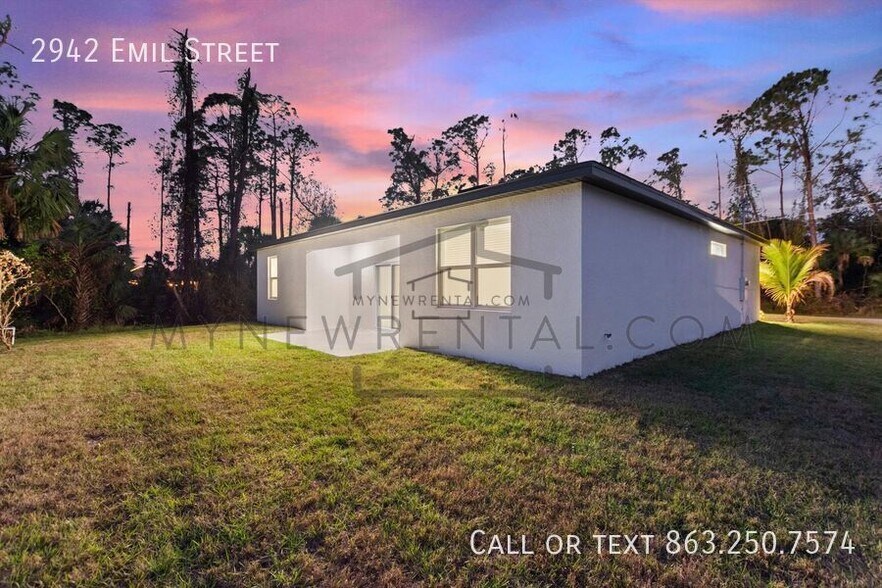 Building Photo - 2942 Emil St