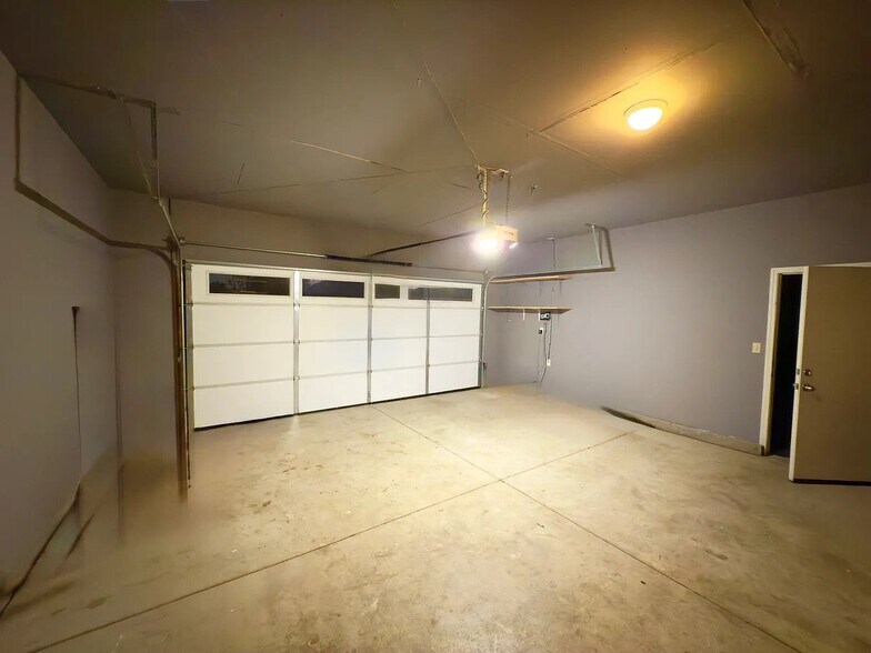 Building Photo - 3060 Tintorera Way