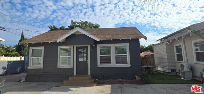 Building Photo - 2928 S Halldale Ave