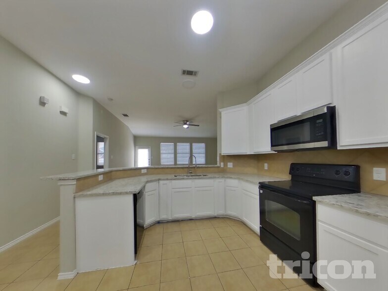 Building Photo - 3413 Fashion St