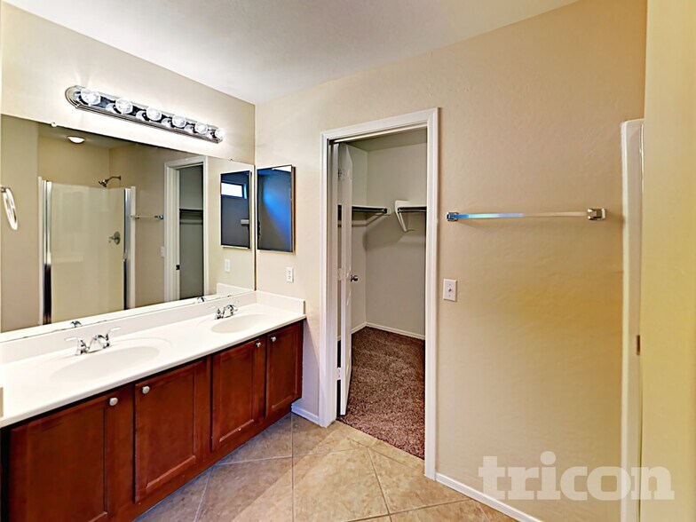 Building Photo - 45015 Bahia Dr