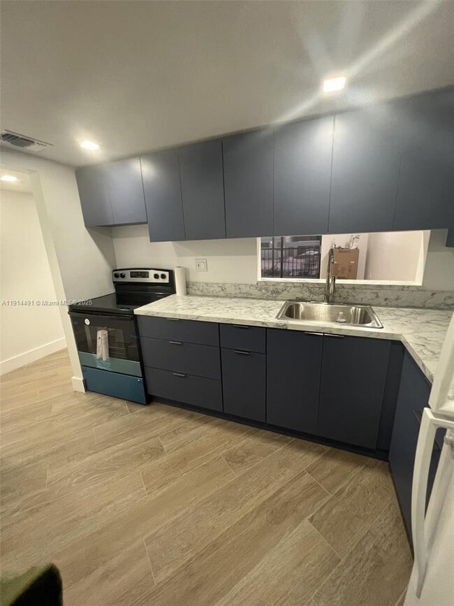 Primary Photo - 8015 SW 107th Ave