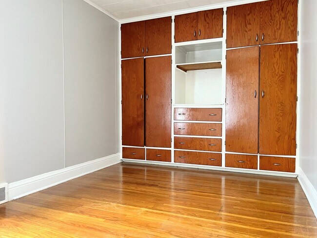 Building Photo - 58 Gilbert Ave