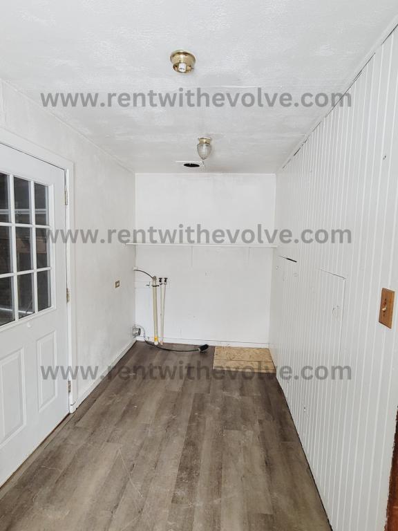 Building Photo - 337 S Indiana St